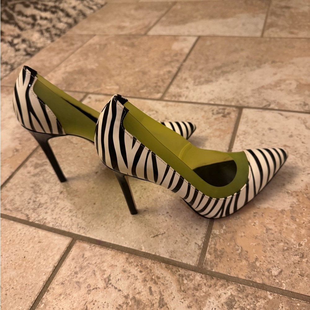 Mix No. 6 Black and White zebra Striped Heels with Green Accent - Picture 4 of 6